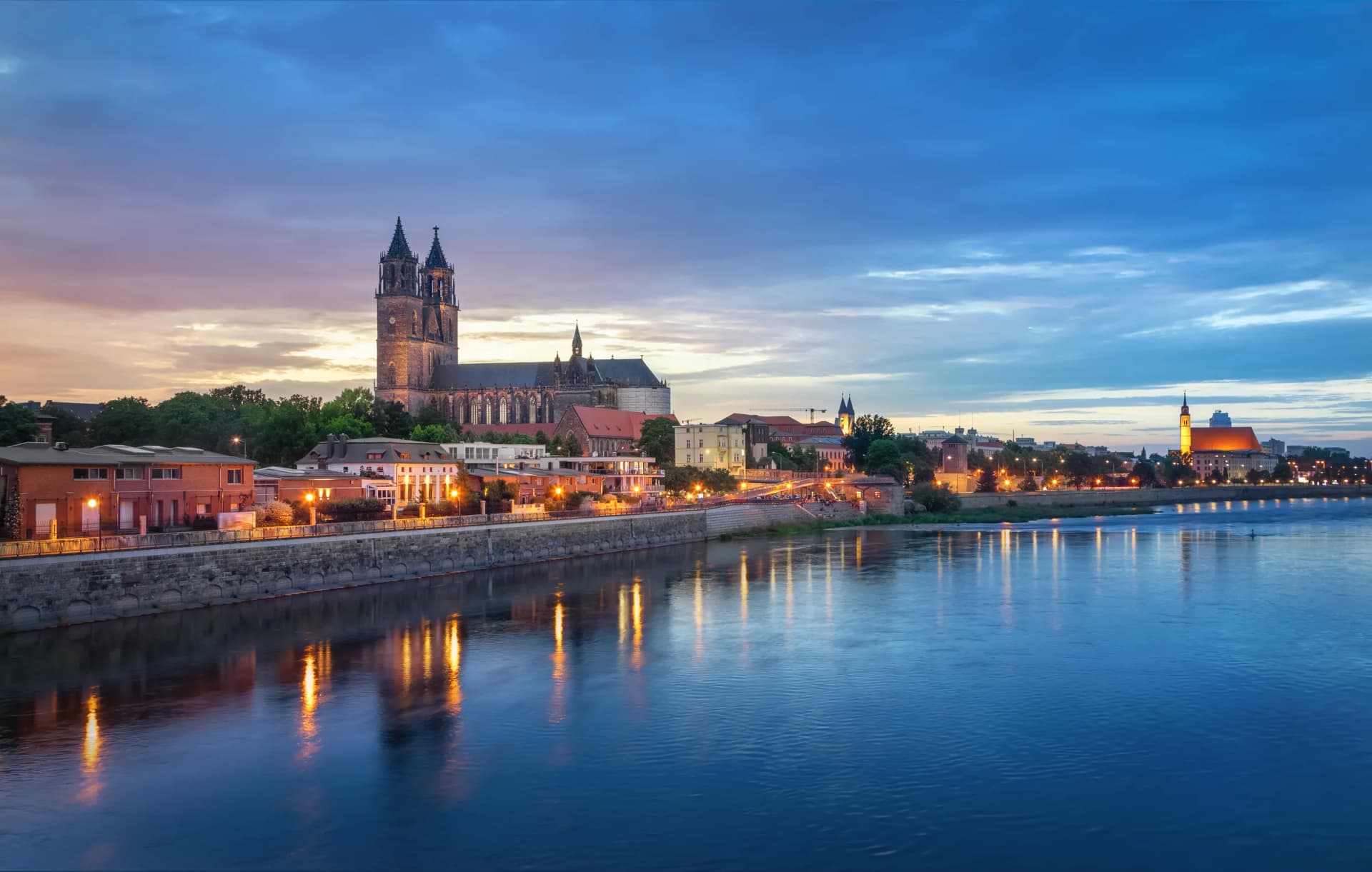 Magdeburger Dom an der Elbe